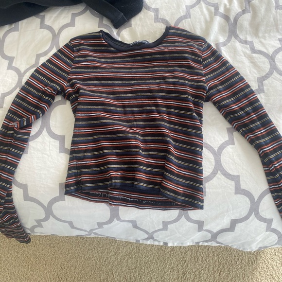 Brandy Melville long sleeve top - Picture 1 of 4